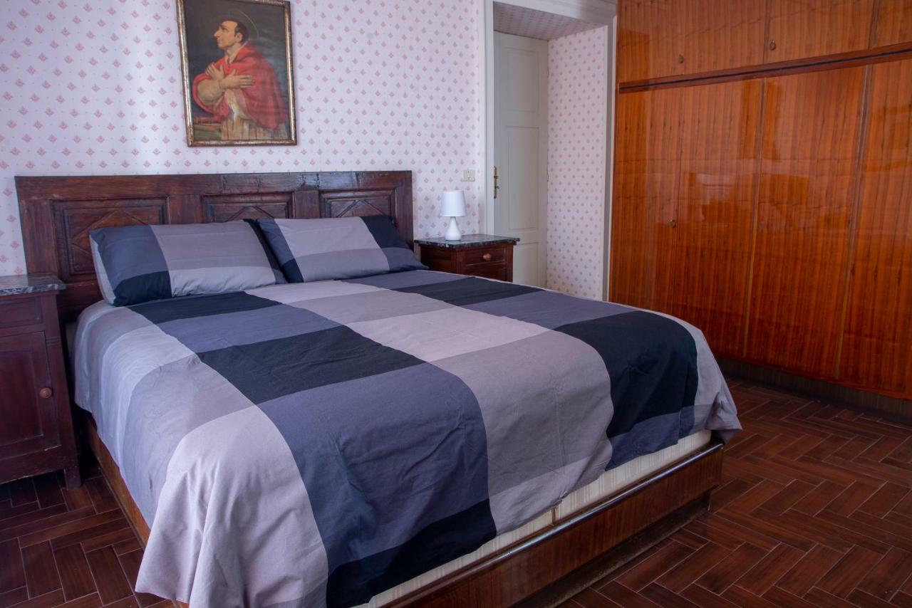 Bed & Roses Meni Leilighet La Morra Eksteriør bilde