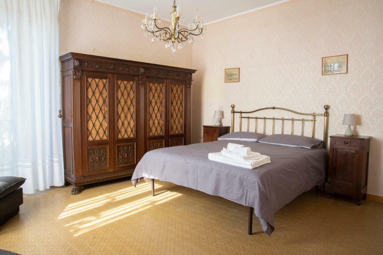 Bed & Roses Meni Leilighet La Morra Eksteriør bilde